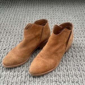 Dolce Vita Tan Chukka Boots